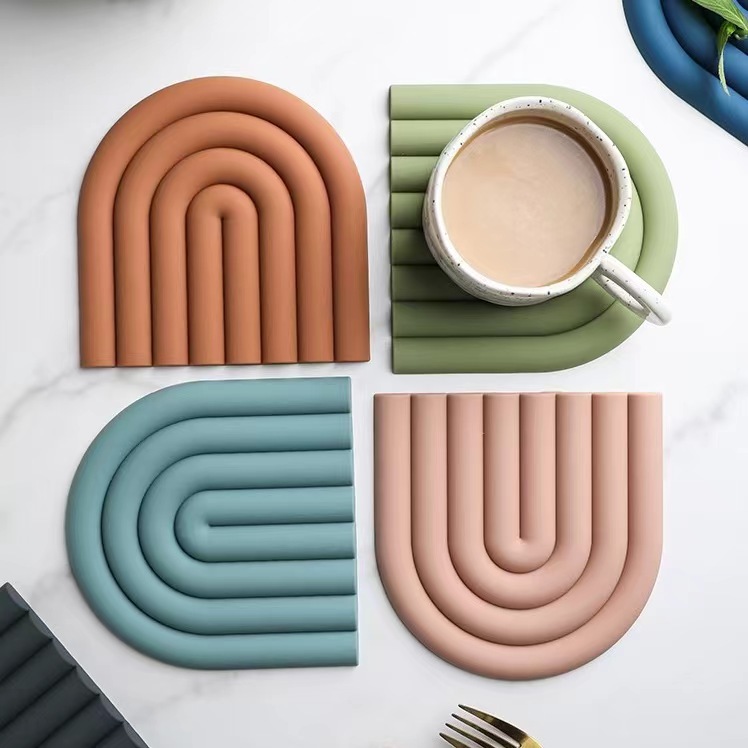 Kitchen Baking Pan Organizer - Tapis de Table en Silicone arc-en-ciel,
